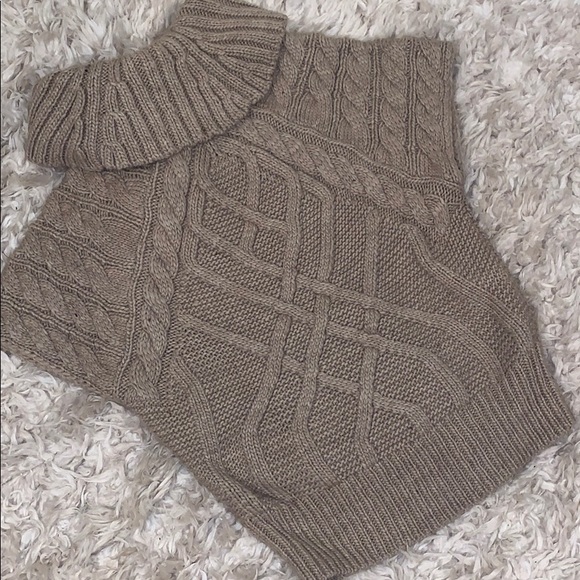 LOFT Cable Turtleneck Short Sleeve Sweater - Picture 4 of 5